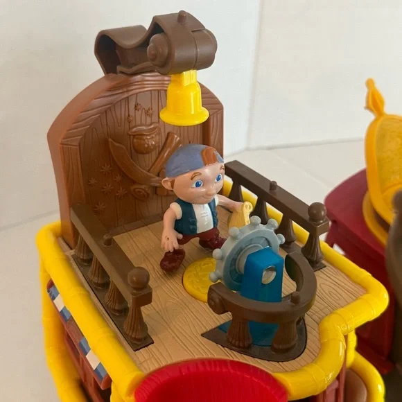 Fisher Price Disney Jake & the Never Land Pirate Ship Bucky & Hook’s Jolly Roger - Picture 7 of 17